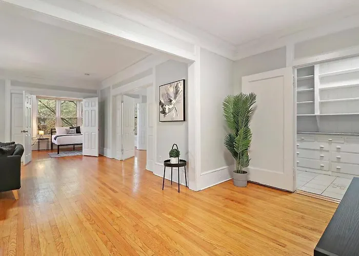 Spacious 4br In Historic Hyde Park Near Apartamento Chicago