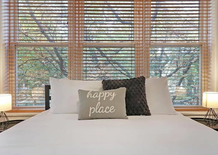 Spacious 4br In Historic Hyde Park Near * Chicago