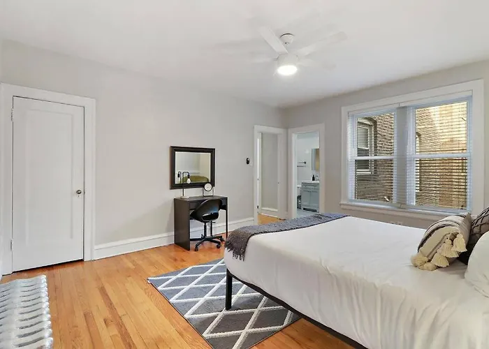 Spacious 4br In Historic Hyde Park Near